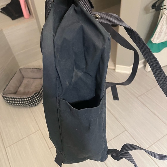 Kanken Backpack in Super Grey color - Picture 4 of 4